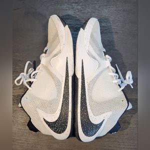 Nike Shoes Giannis Bucks